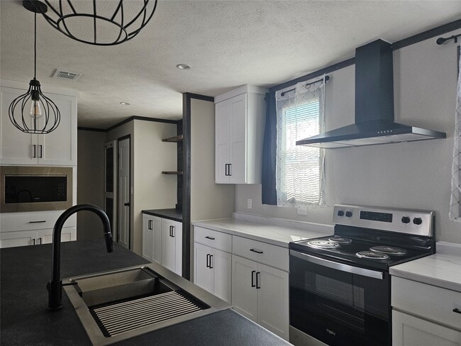 Building Photo - 16854 W Forrestal