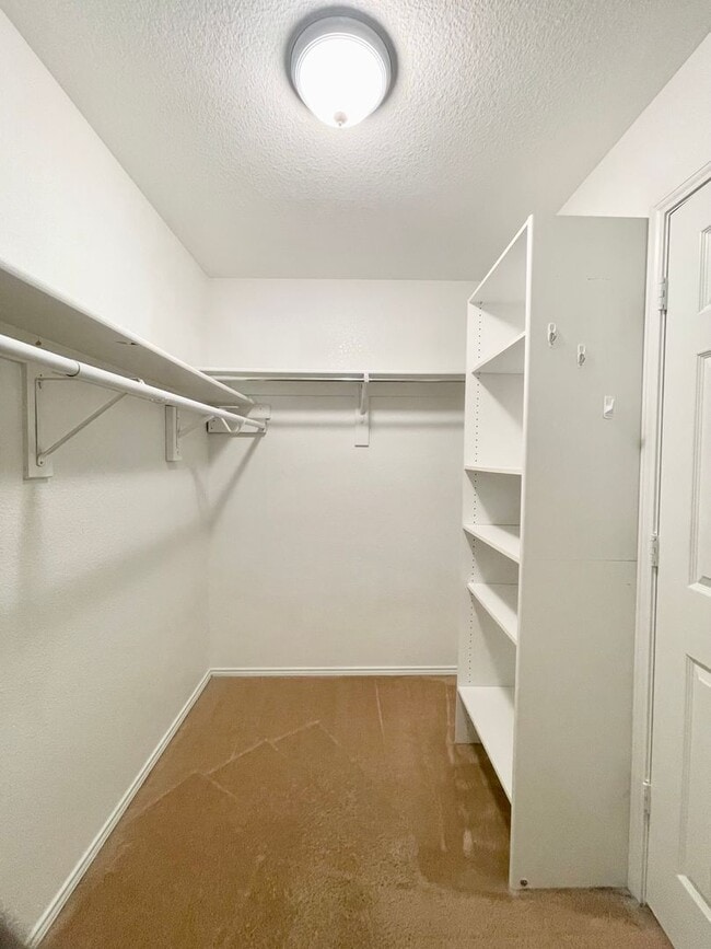 Building Photo - 4 Bedroom 1 story Duncanville ISD