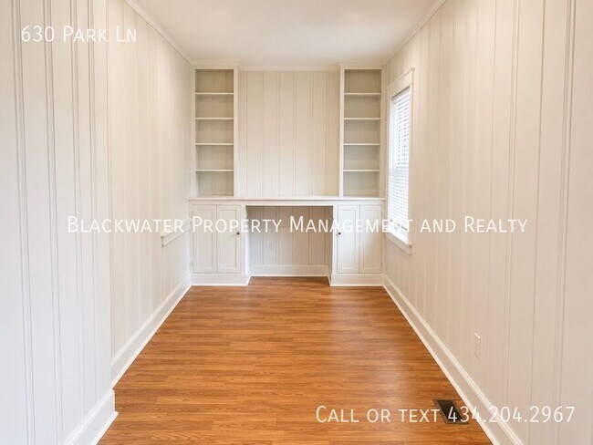 Building Photo - 630 Park Ln