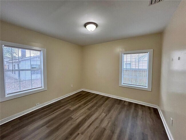 Building Photo - 2861 Ralston Rd