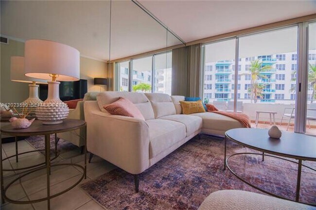 Building Photo - 5151 Collins Ave