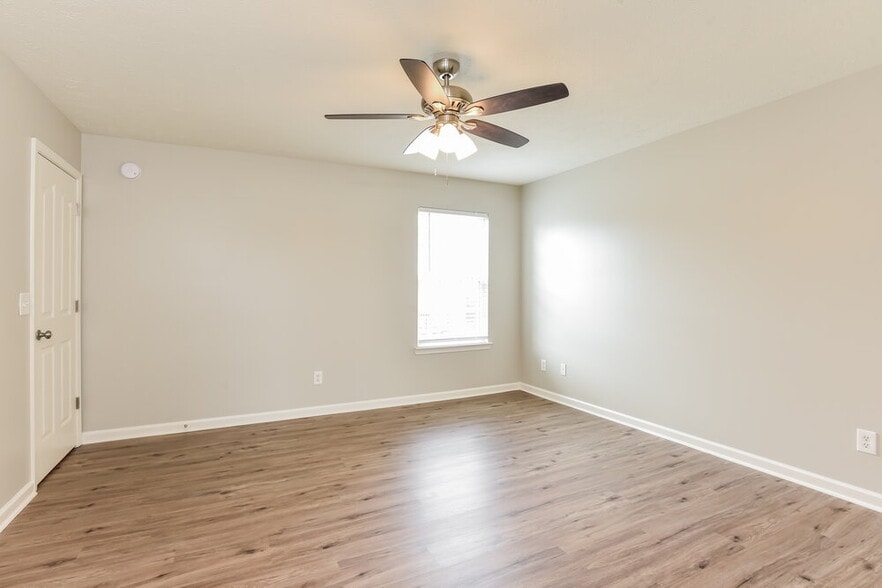 Building Photo - 1214 Elisha Ct