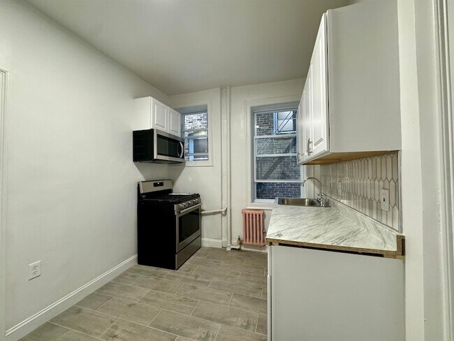 Building Photo - 124 74th St