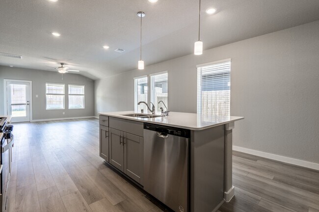 Building Photo - 18615 Century Pne Ln