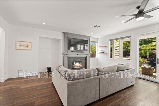 Building Photo - 285 Oak Valley Ln