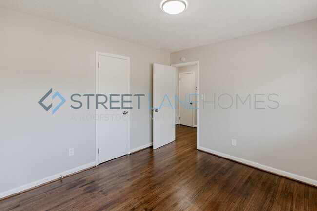 Building Photo - Charming 3 Bedroom in Birmingham!
