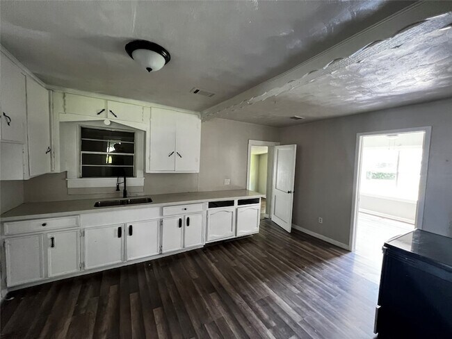 Building Photo - 3785 Goliad St