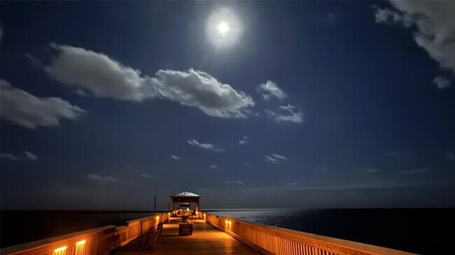 Building Photo - 770 SE 2nd Ave