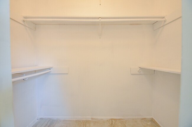 Building Photo - 522 Whippoorwill Dr