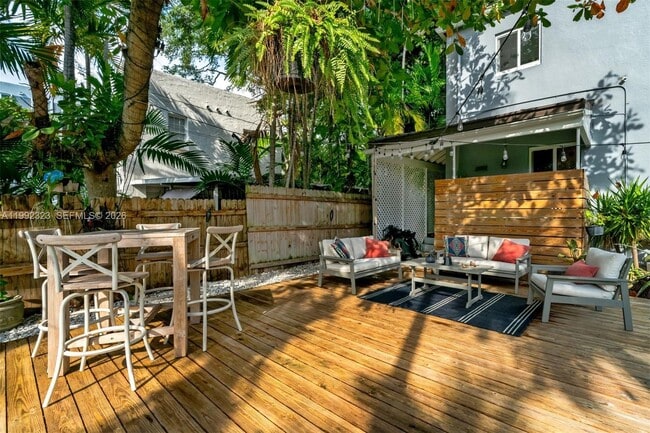 Building Photo - 970 NW 10th Ave