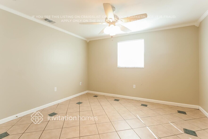 Building Photo - 4947 Live Oak Dr