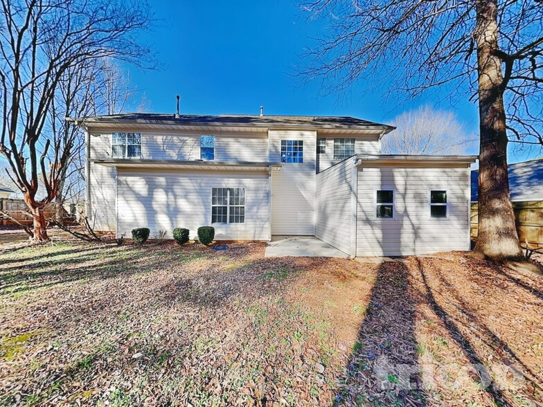 Building Photo - 12264 Crestwood Ct