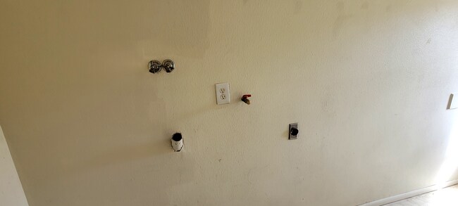 Building Photo - 1634 Northfield Rd