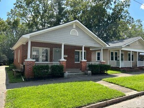 Building Photo - 3BR 2 BA single family in Wilmington