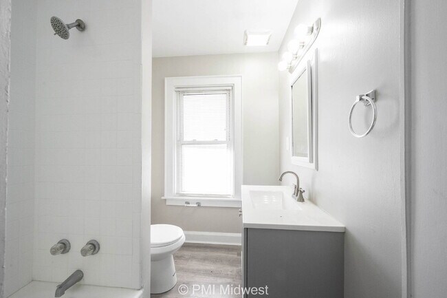 Building Photo - "Charming 3 Bedroom with Hardwood Floors i...