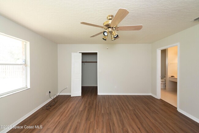 Building Photo - 1236 Buffing Cir SE