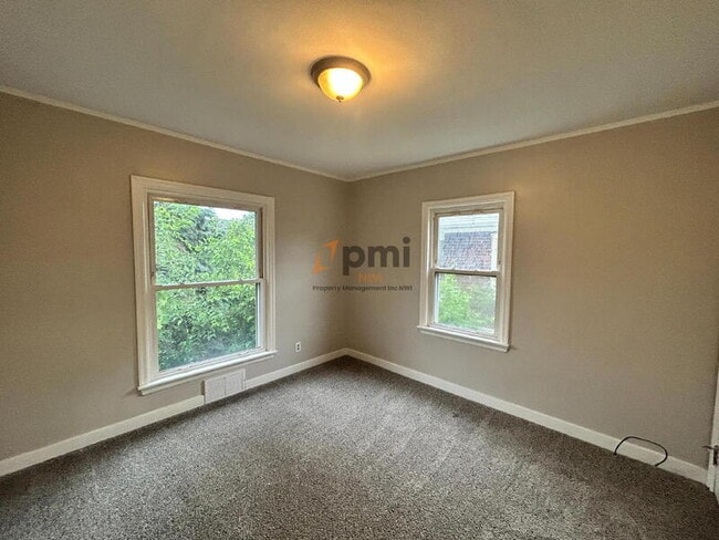 Building Photo - 616 Burton Ct