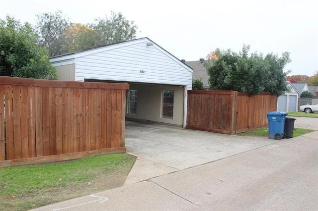 Building Photo - 936 Sugarberry Dr