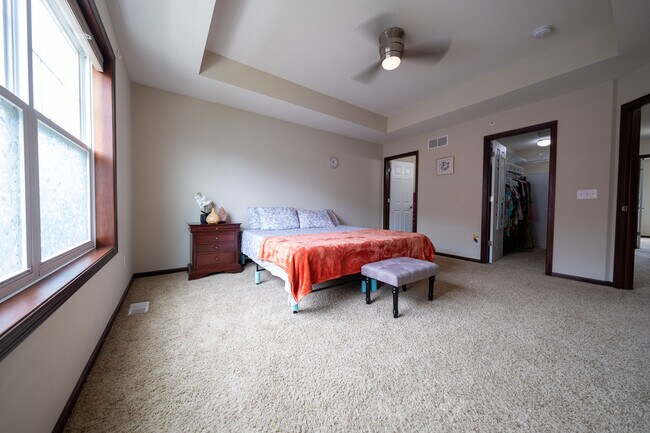 Building Photo - 9570 Jefferson Dr