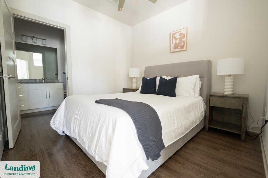 Building Photo - 340 W 25th St