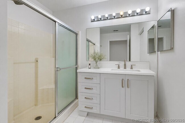 Building Photo - 9767 Kamena Cir
