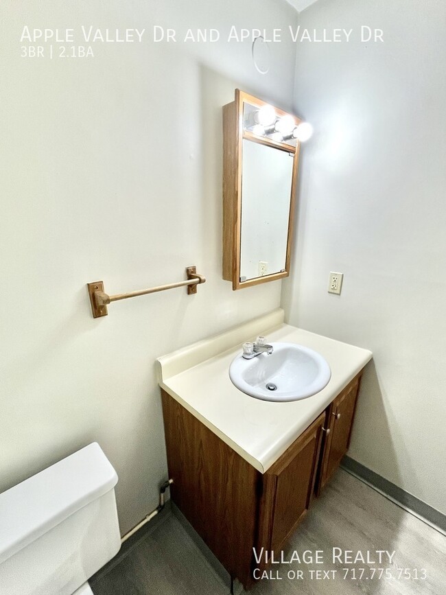Building Photo - 1114 Apple Valley Dr