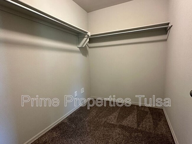 Building Photo - 13441 S 72nd Ct E