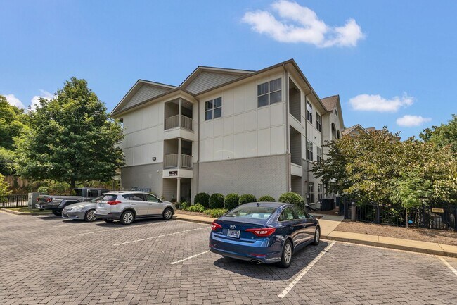 Building Photo - 414 Rosedale Ave