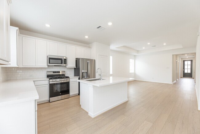 Building Photo - 9723 Rialto Hts Dr