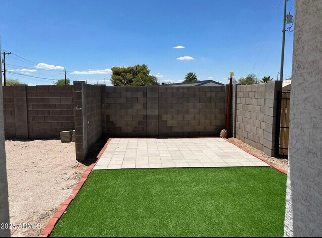 Building Photo - Charming 4BR House in Casa Grande