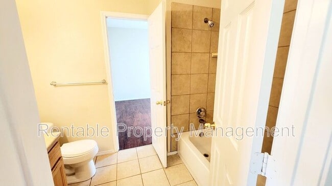 Building Photo - 107 Collett Ct