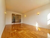Building Photo - 2 bedroom in Bronx NY 10468