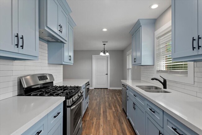 Building Photo - 28792 Waller Gladish Rd