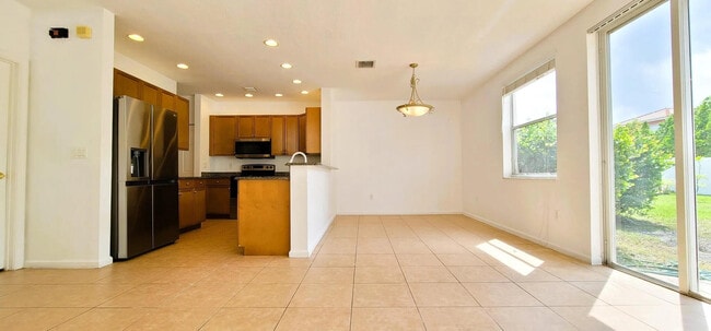 Building Photo - 9138 Dupont Pl