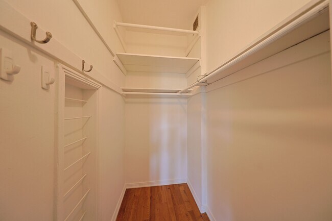 Building Photo - 1314 Hayworth Ave