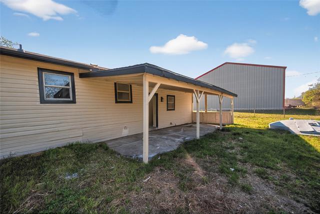 Building Photo - 2020 Midlake Rd