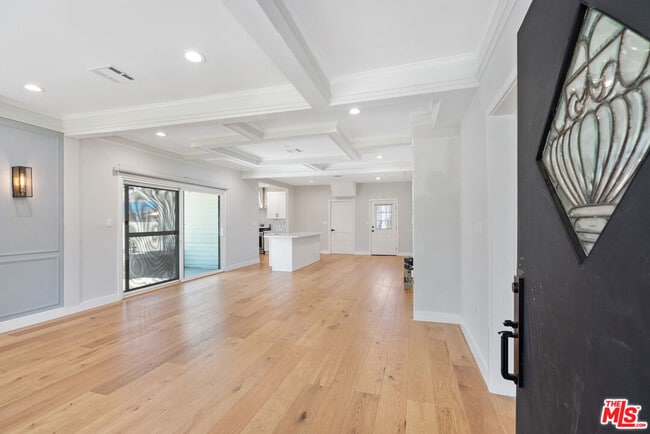 Building Photo - 1828 W 47th St
