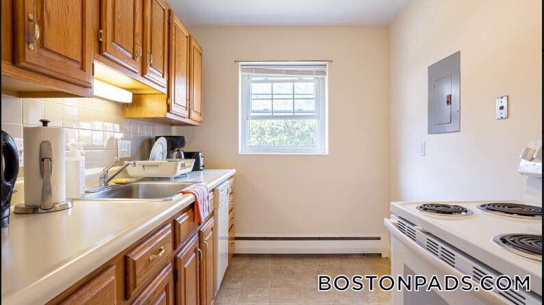 Building Photo - 11 Brattle St