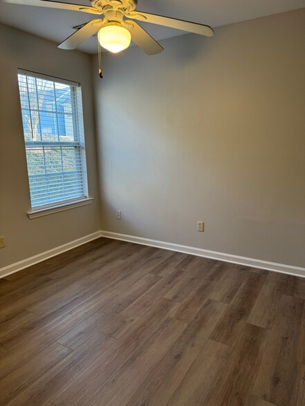 Building Photo - 4730 Autumn Rose Trail