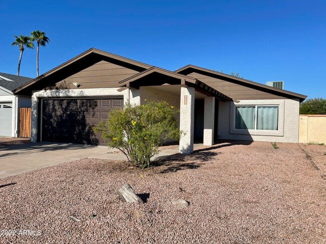 Building Photo - 812 N 86th Pl