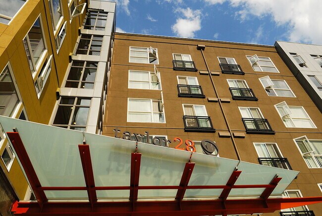 Building Photo - Taylor 28