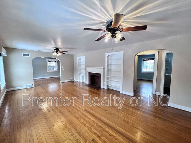 Building Photo - 412 S Main St