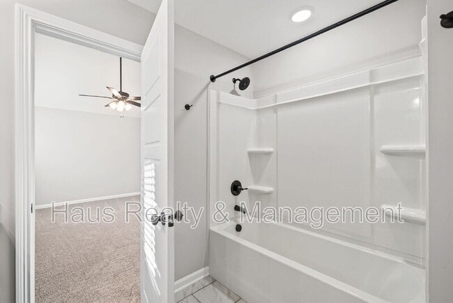 Building Photo - 1514 Fredrick Dr