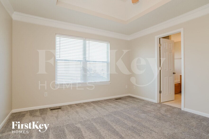 Building Photo - 728 Corrington Dr