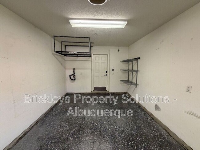 Building Photo - 601 Menaul Blvd NE
