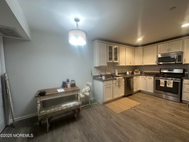 Building Photo - 177 Main St