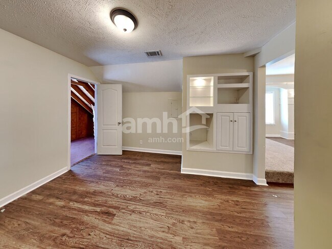 Building Photo - 803 Buckhaven Dr