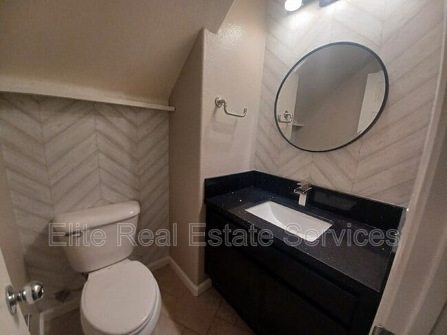 Building Photo - 1453 Caminito Sardinia