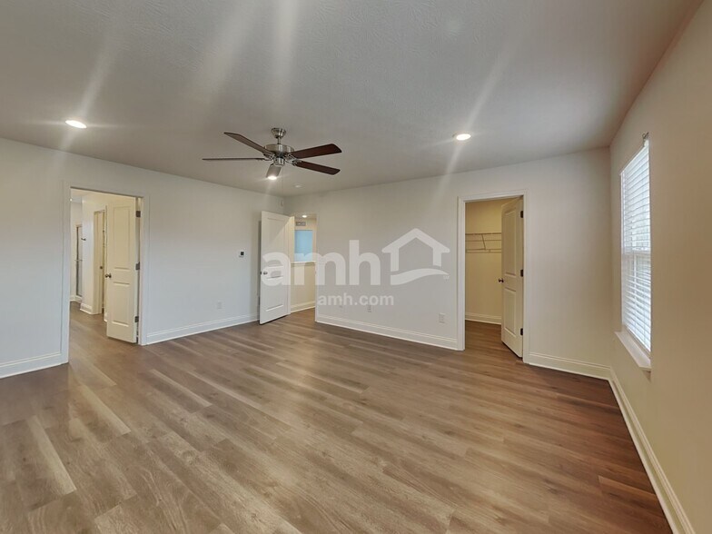 Building Photo - 9139 Henley Ave