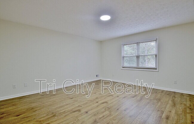 Building Photo - 150 Drennan Dr